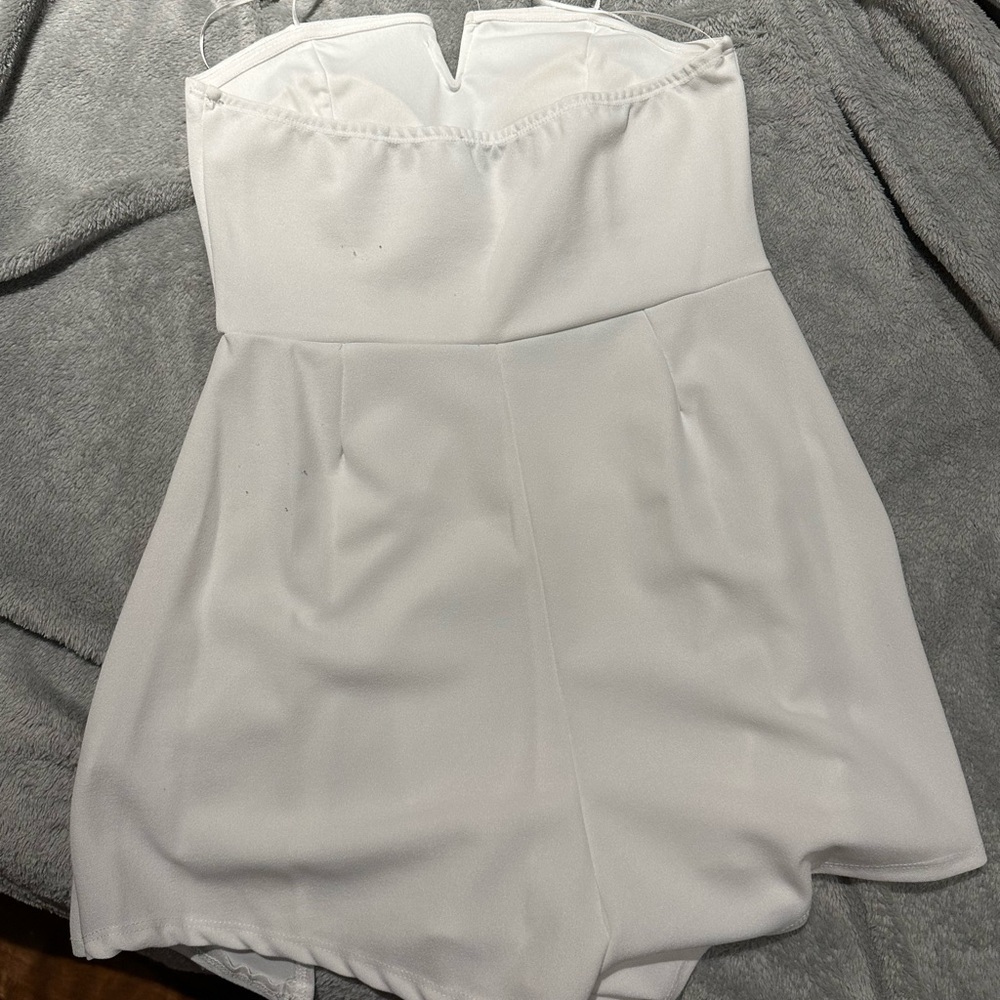 Scobe white strapless romper. Size large